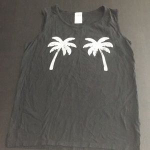 Sleeveless tee